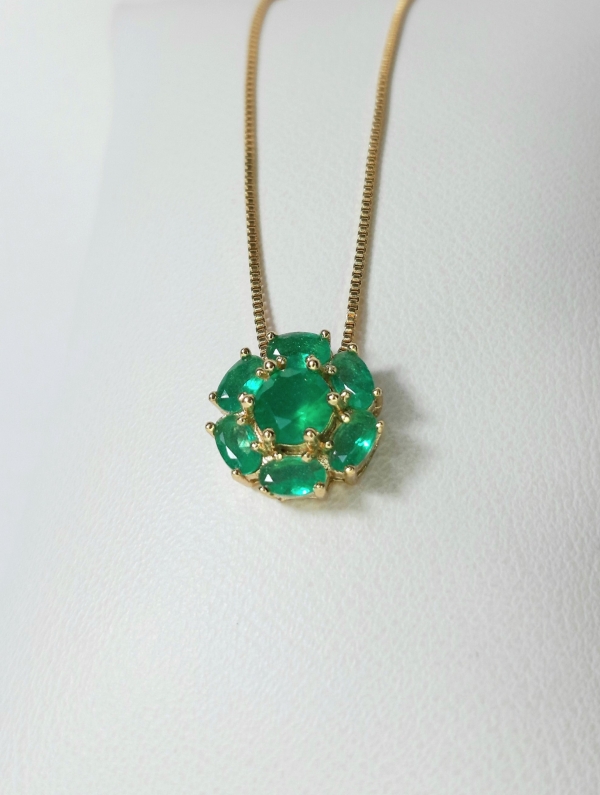 COLAR FLORAL VERDE