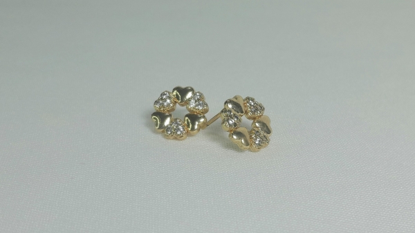 BRINCO FLOR DE CORAÇÕES CRAVEJADO - Image 3
