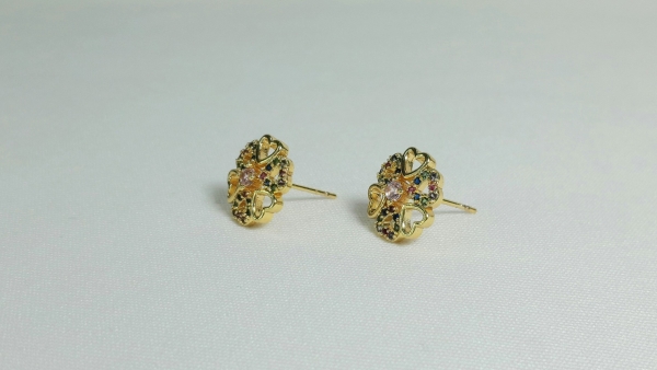 BRINCO FLOR PEQUENA CORAÇÕES - Image 3